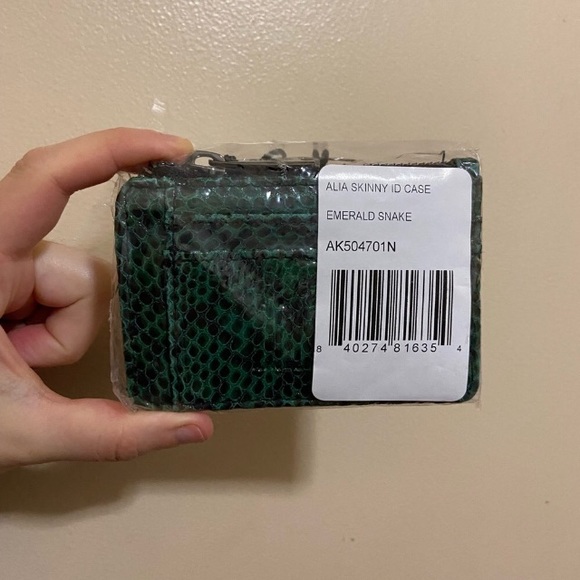 Emerald Snake Leather Alia Skinny ID Case Wallet | AIMEE KESTENBERG - Picture 4 of 7